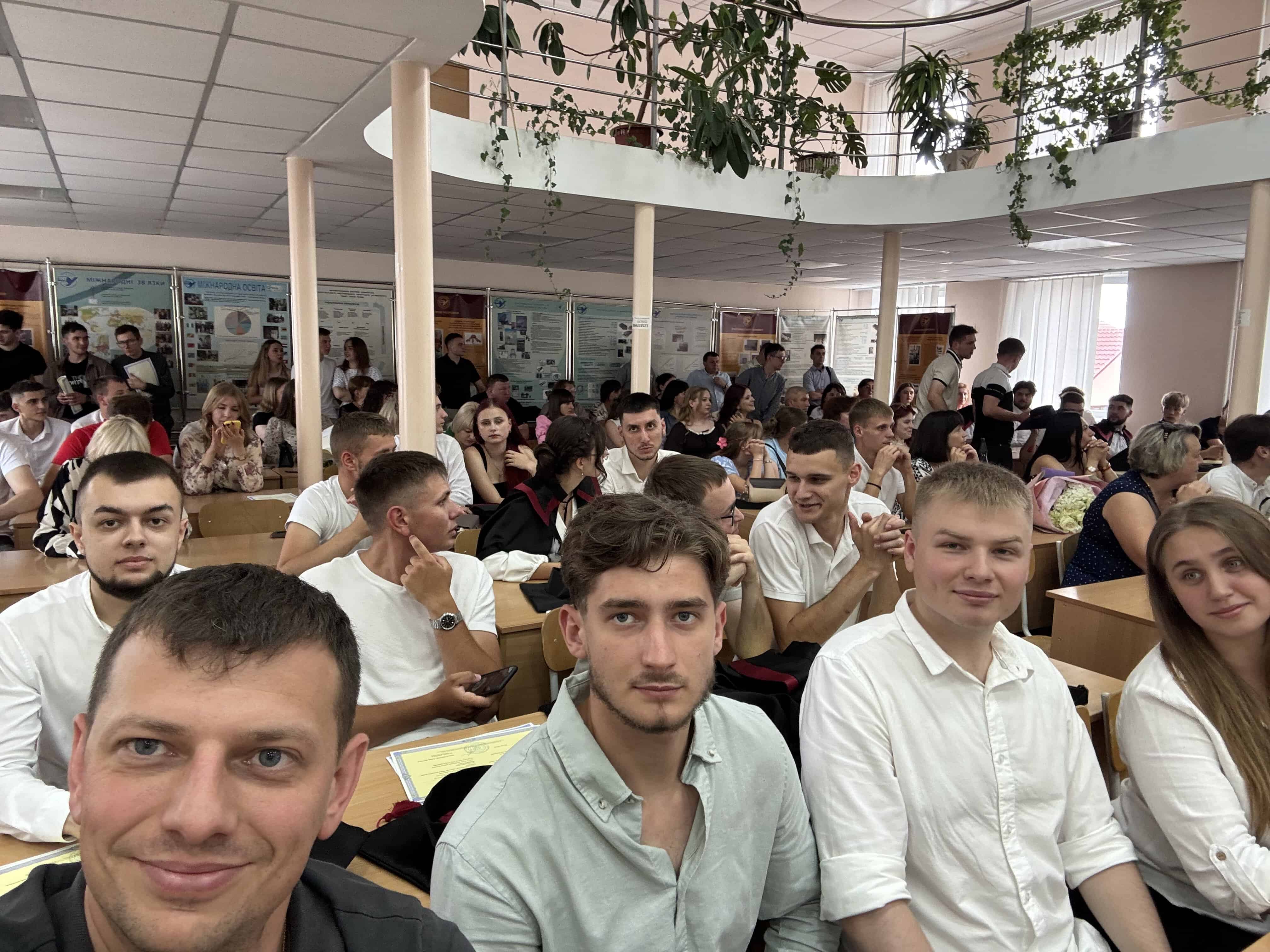 Вітаємо бакалаврів з успішним захистом кваліфікаційних робіт!