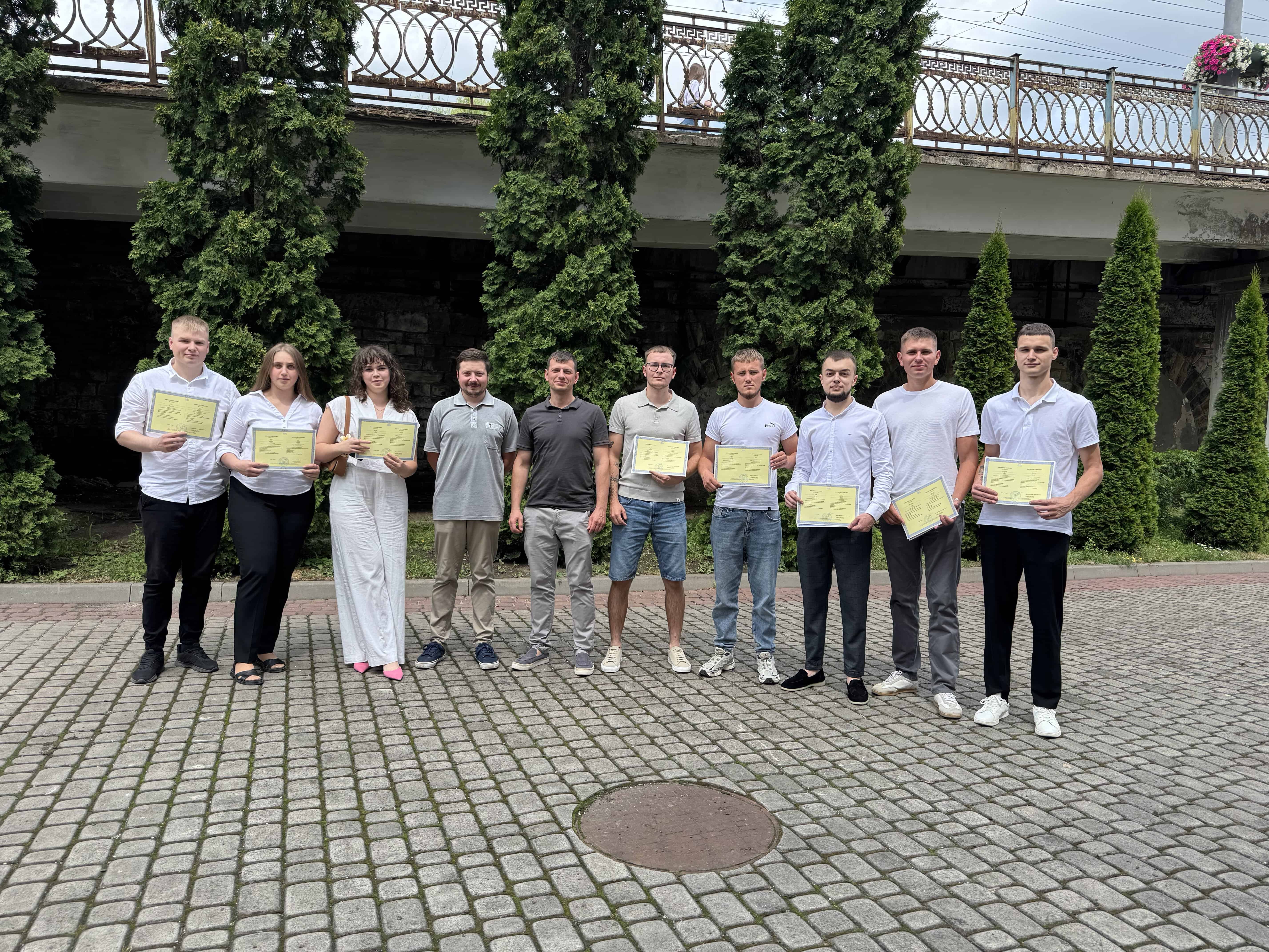 Вітаємо бакалаврів з успішним захистом кваліфікаційних робіт!