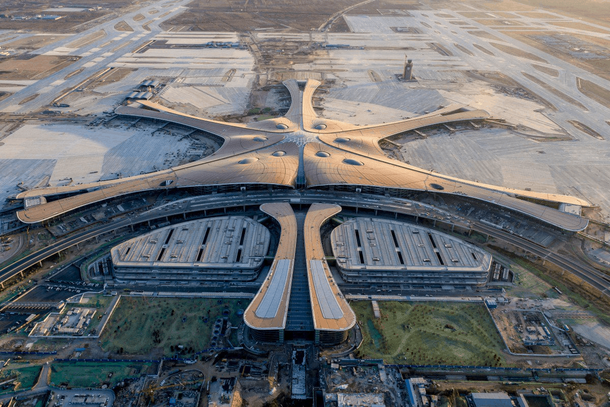 найбільший в світі аеропорт beijing daxing